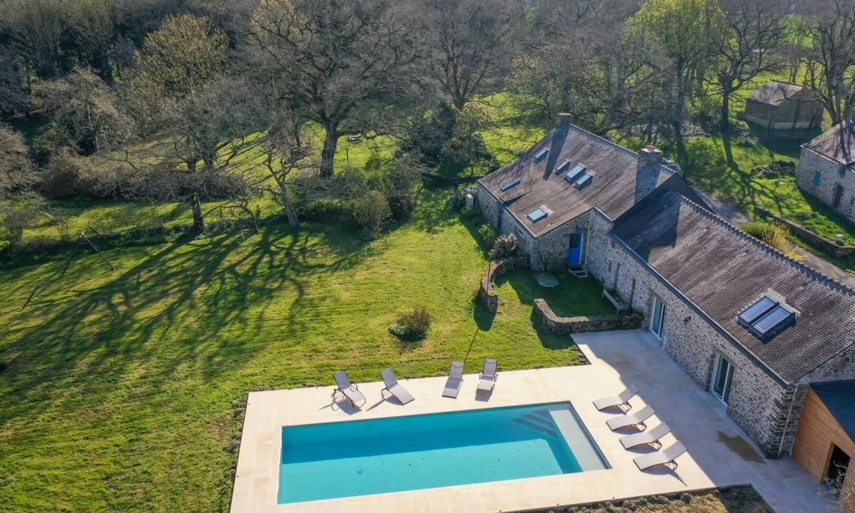 Ambon House | Heol - AMBON - Gîte