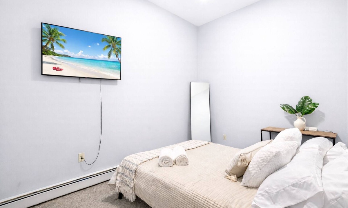 Troy Apartment | Here for work and need a place to stay? Look no further! Come "Cozy Up With Me"