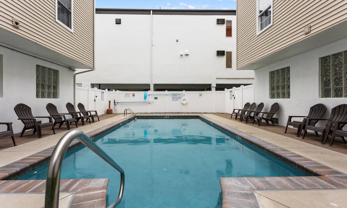 Wildwood Condo | HERE'S THE ONE! #POOL#DECKS#GRILLS! 1/2 BLK 2 BEACH! 8/15+8/22 WKS! MAY WKENDS!