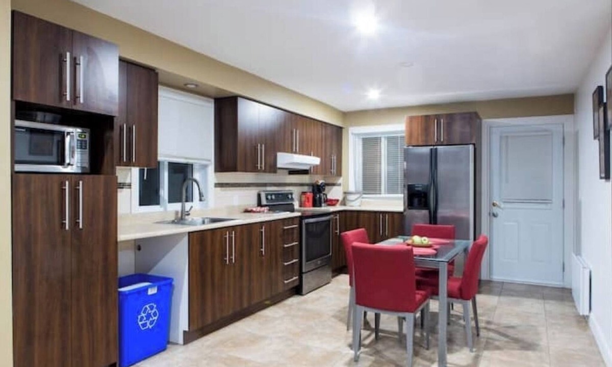 Mauricie House | HERE THE REFERENCE → 1