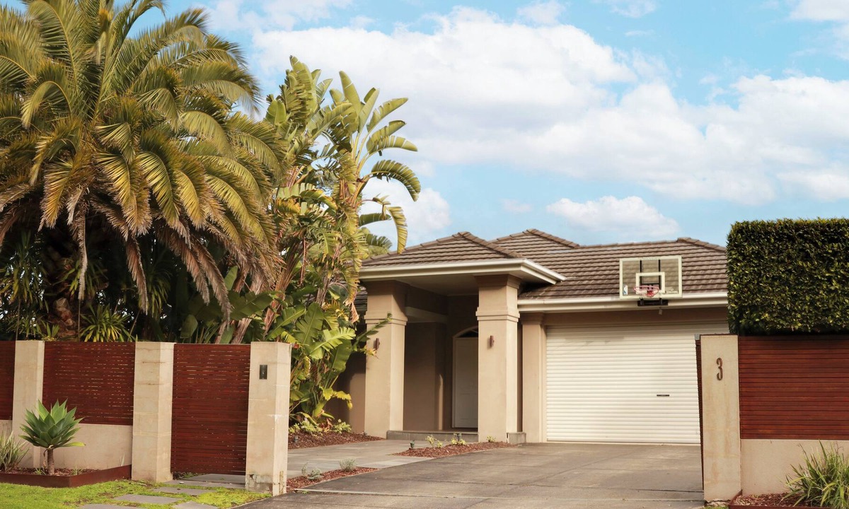 Cowes House | Hereward Close