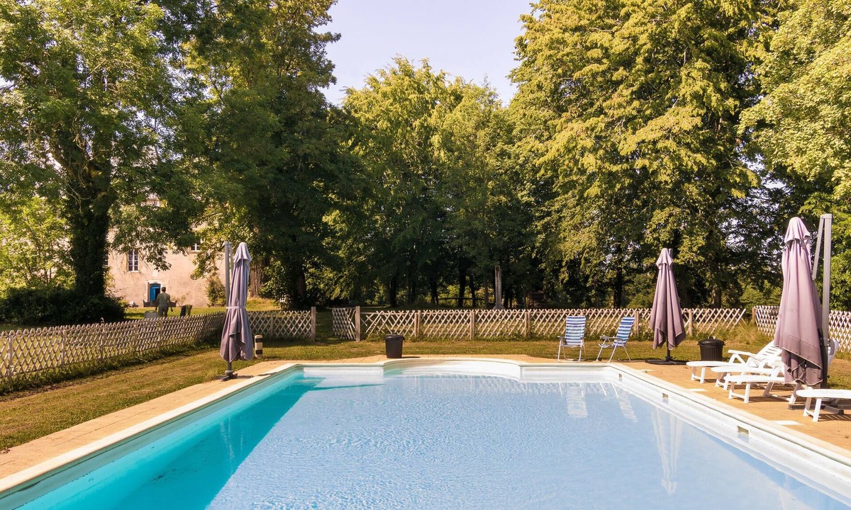 Chalais Apartment | Heritage Castle in Chaleix with Shared Pool