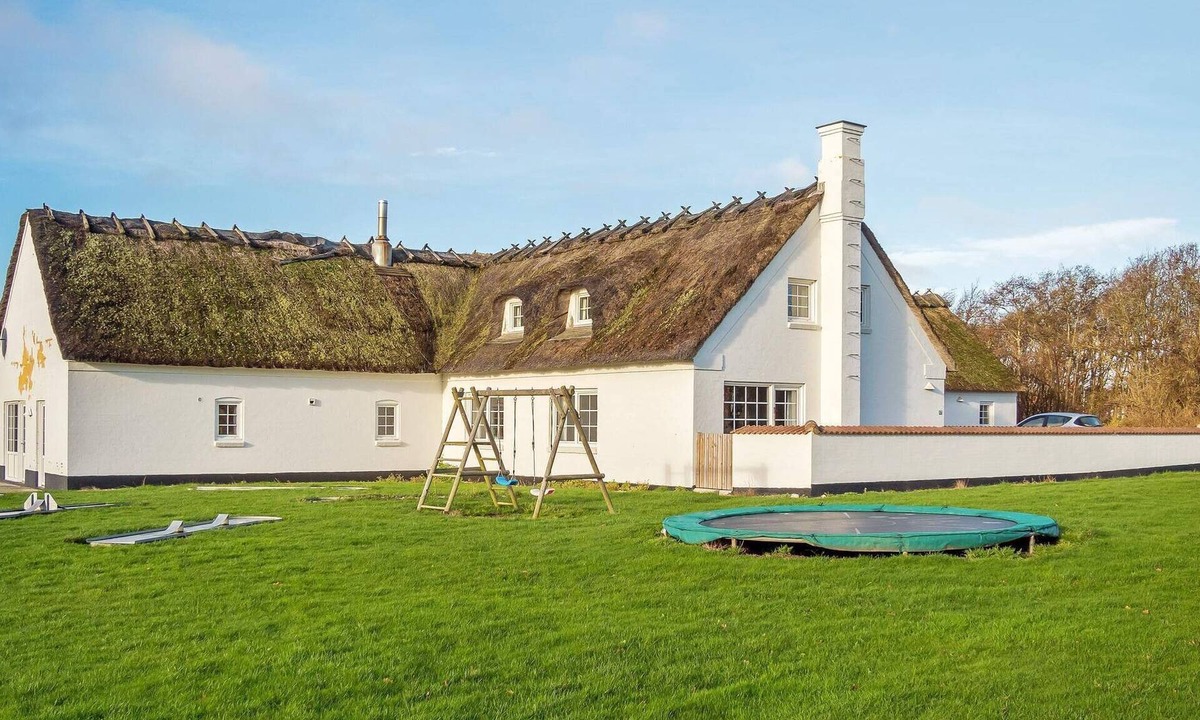 Vinderup House | Heritage Holiday Home in Vinderup with Sauna
