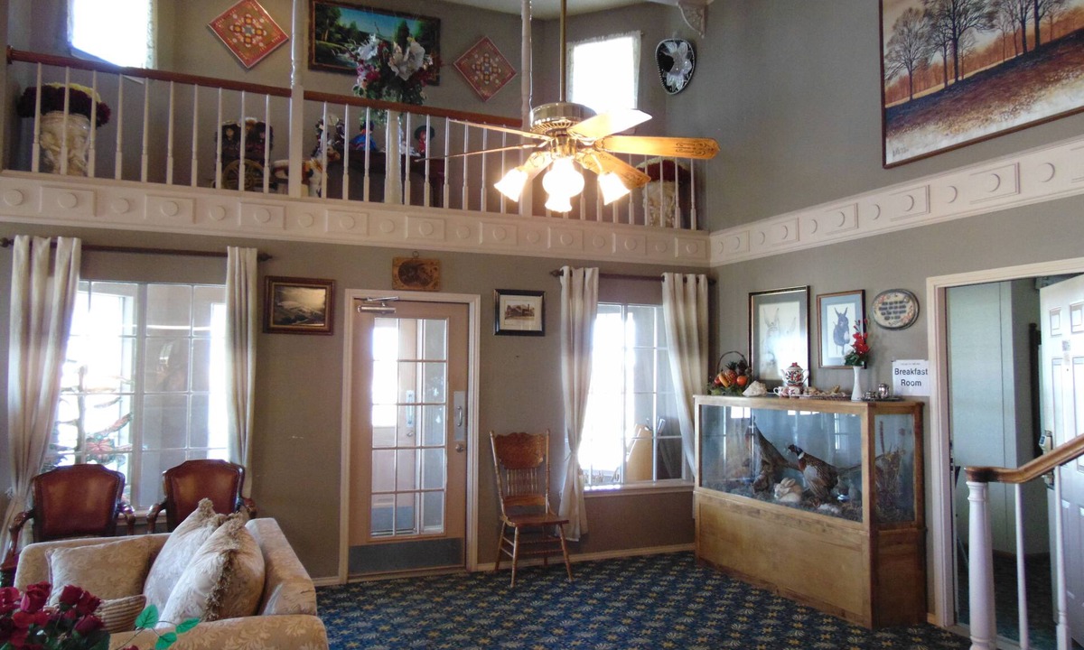 Lazbuddie Hotel | Heritage House Inn