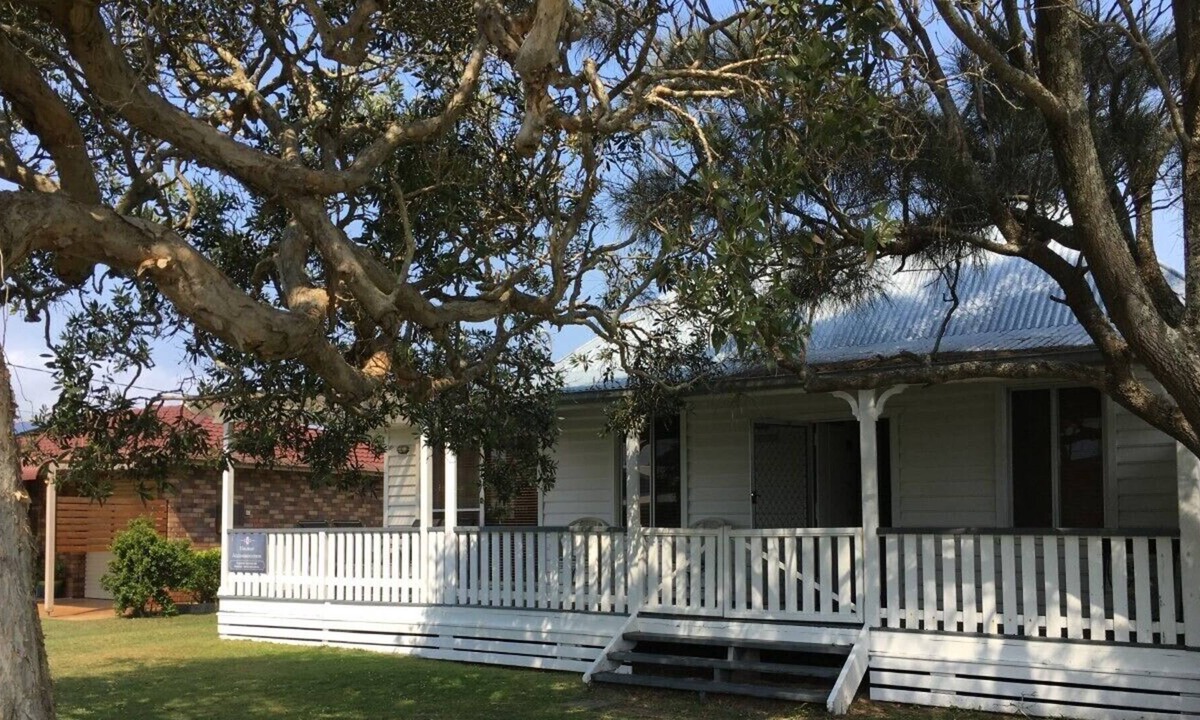 Red Rock House | Heritage House - Red Rock