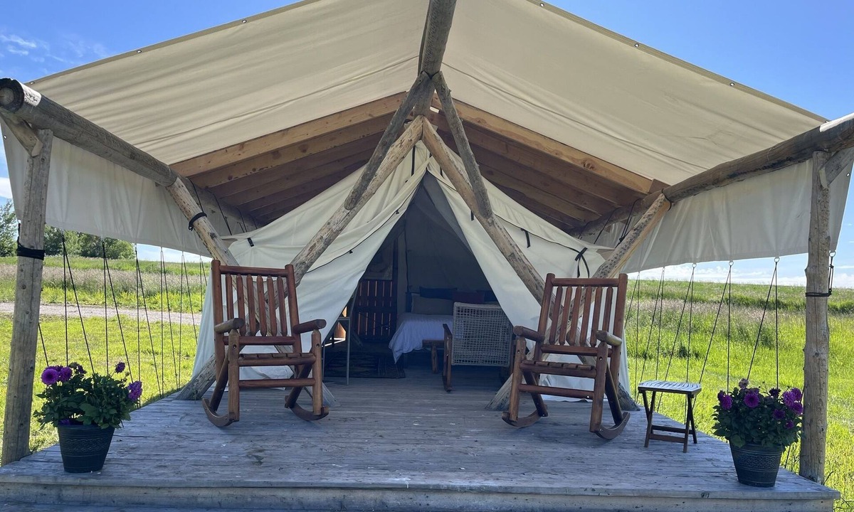 Bozeman Cabin | Heritage Ranch 'Rainbow' Glamping Tent (12)
