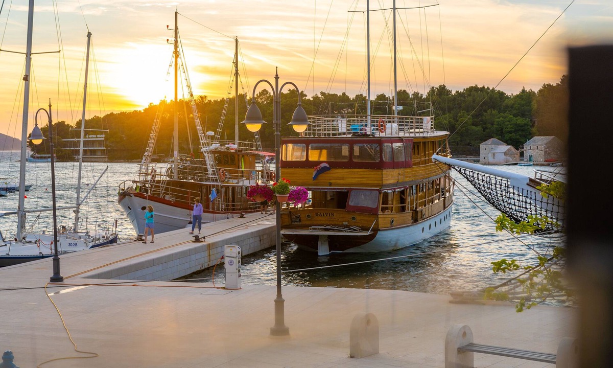 Stari Grad House | Heritage Villa Apolon