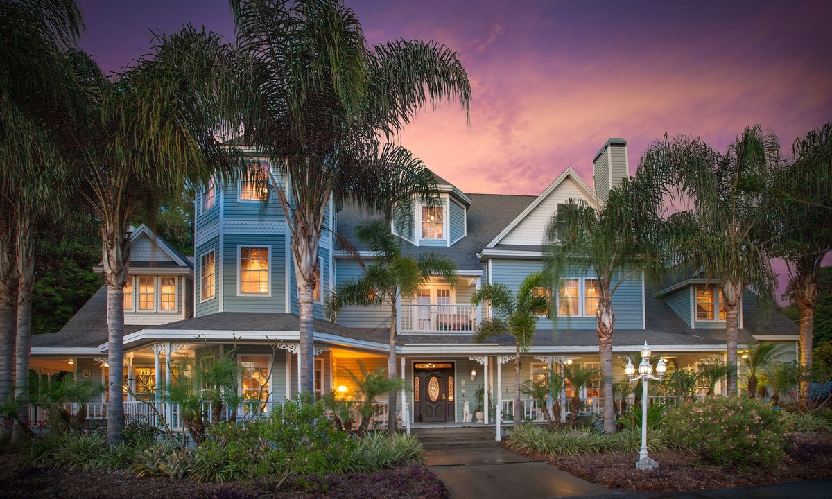 Mount Dora Bed & Breakfast | Heron Cay Lakeview Bed & Breakfast Inn