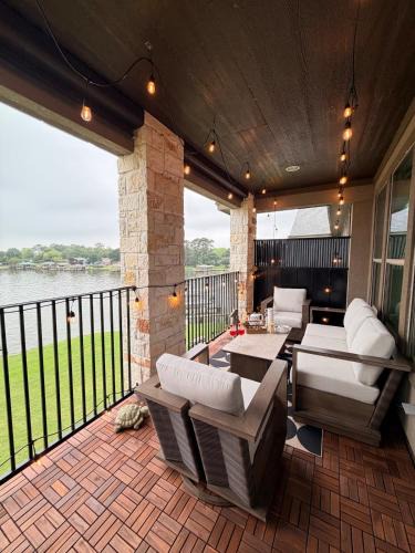 Onalaska Apartment | Heron Harbor 3-BR, 2-full bath lake-front condo