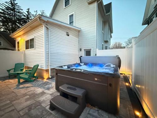 Western Gardens House | Heron Hideaway Game Room within walking distance to HWS & Seneca Lake