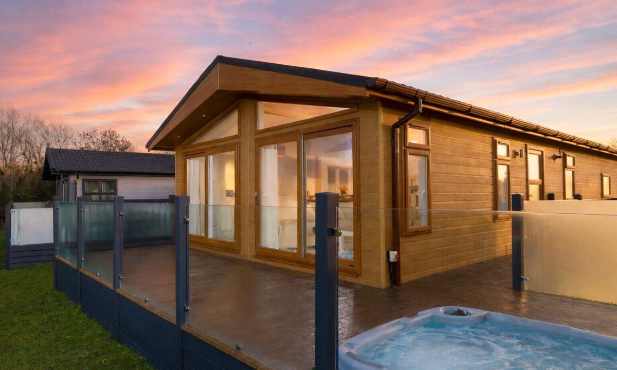 Cambridge Ski Chalet | Heron Luxury Lodge