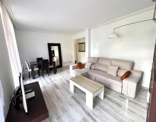 San Sebastian Apartment | HERRERA CONFORT San Sebastián -Garaje-