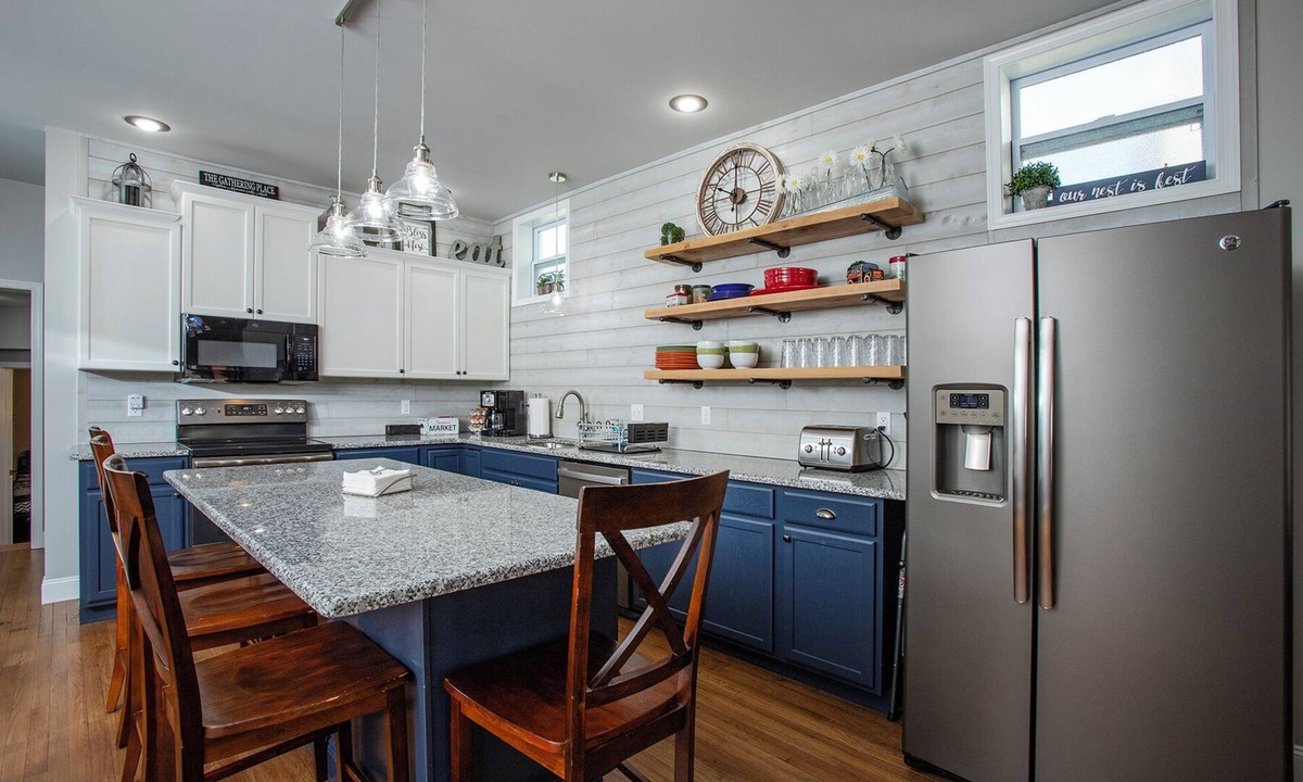 Hummelstown House | Hersheypark 3.4 miles-Open floor plan