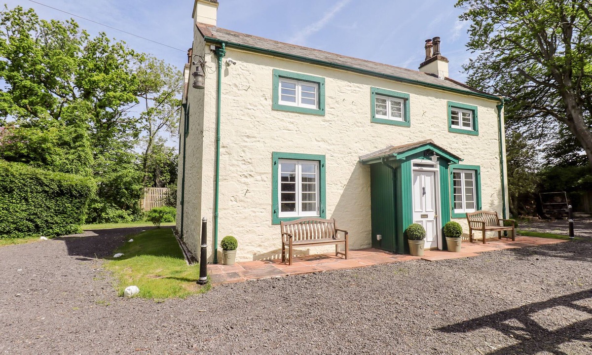 Clarencefield House | HETLAND, pet friendly, with open fire in Dumfries