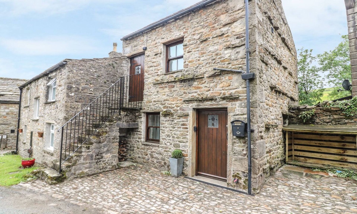 Worton Cottage | HEUGH BARN, with open fire in Muker