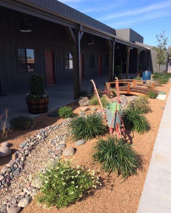 Seymour Hotel | HH Creek Inn