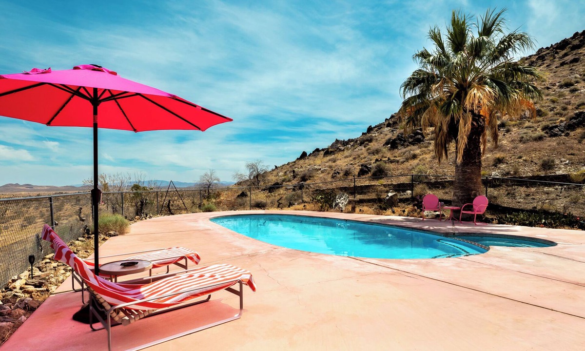 Landers House | Hi-Desert home with pool in Landers.
