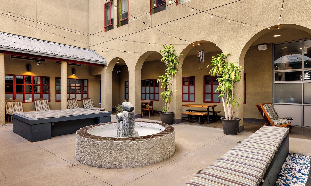 Downtown Hostel | HI Los Angeles Santa Monica Hostel
