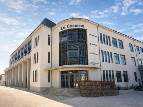 Poitiers Hostel | HI Poitiers - La Caserne