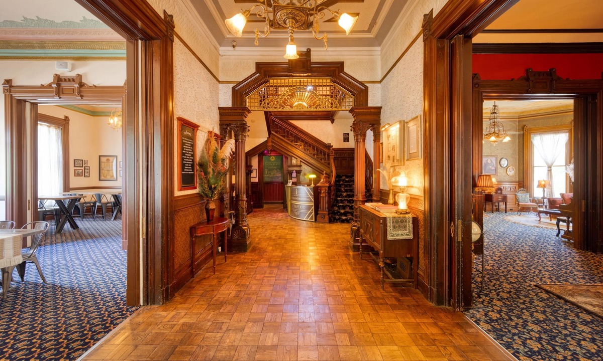 Downtown Sacramento Hostel | HI Sacramento Hostel