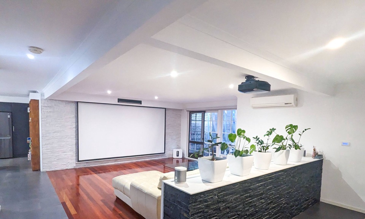 Carnegie House | Hi-Tech Hideaway with Surprises.