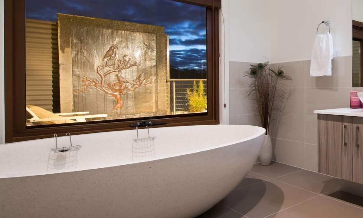 Hepburn Springs House | Hibernate - Gully Views, Stone Bath, Great Spaces