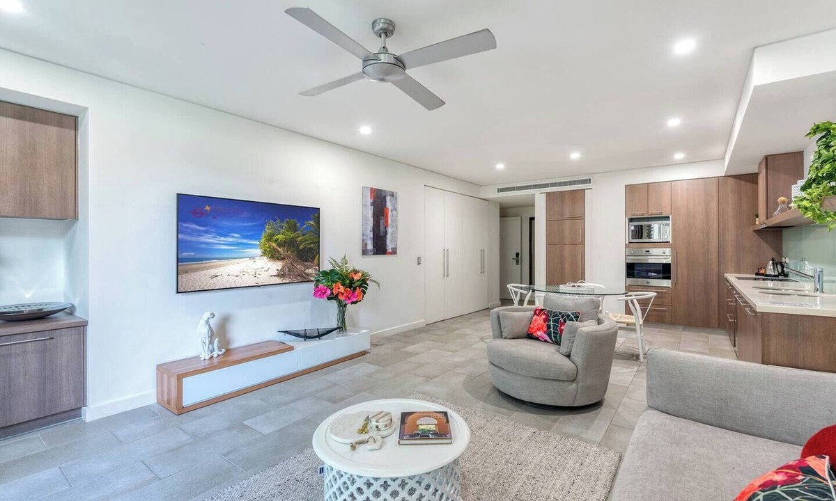 Palm Cove Resort | Hibiscus Haven Resort style Chic by the Beach