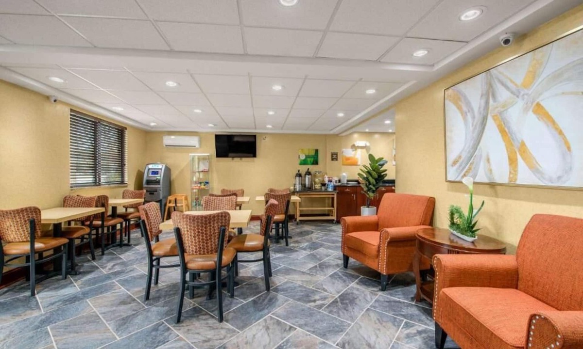 Galloway Hotel | Hibiscus Inn & Suites