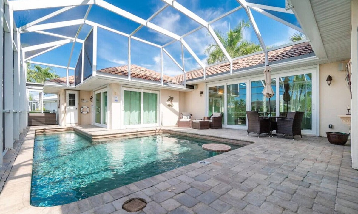 Punta Gorda House | Hibiscus |Waterfront|Heated Pool-Dock-Bikes-Kayaks