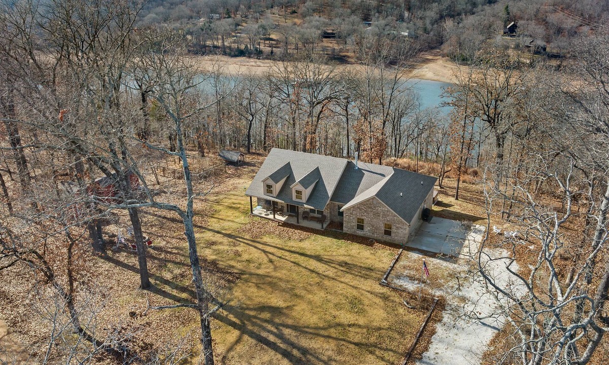 Rogers House | Hickory Hill Haven: Waterfront - Hot Tub - Fire Pit - Relax