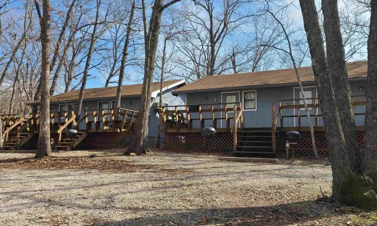 Clinton Cabin | Hickory Hollow Resort