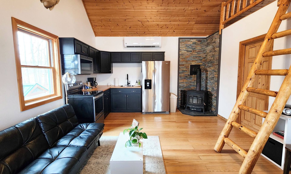 Davis County Cabin | Hickory Lake Getaway
