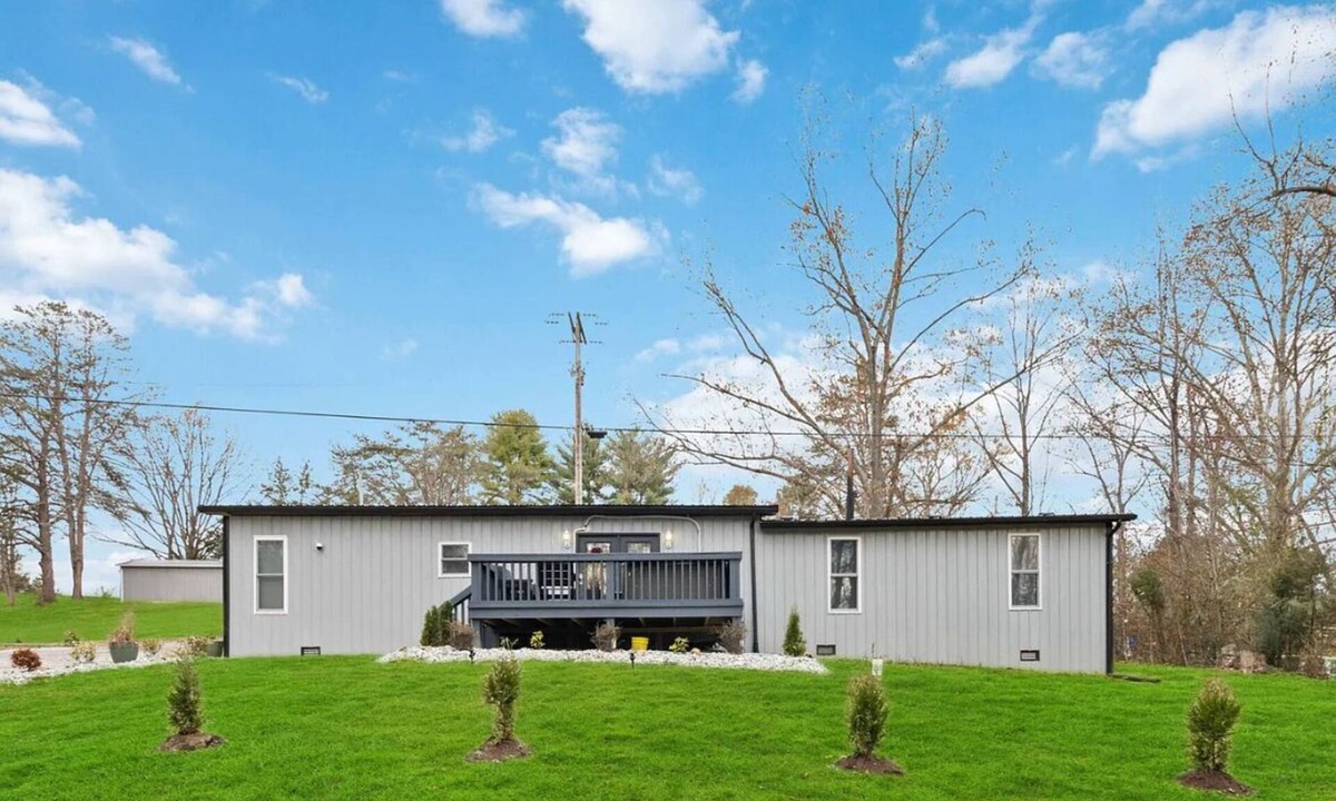 Nancy House | Hicks Hideaway