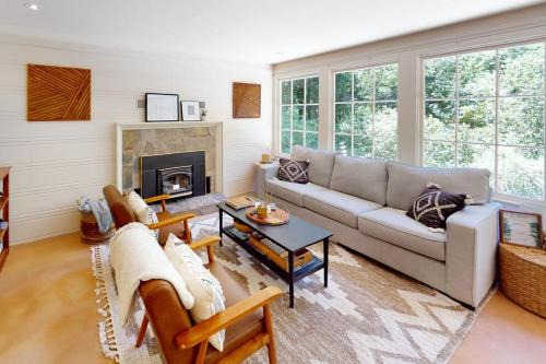 Forestville House | Hidden Acres Retreat