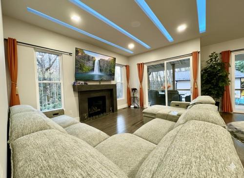 Mills River Villa | Hidden Crystal Mountain Creek Haven