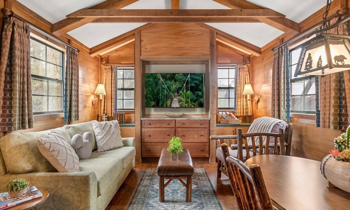 Loughman Cabin | Hidden Disney Cabin w/playground- Close to theme parks!