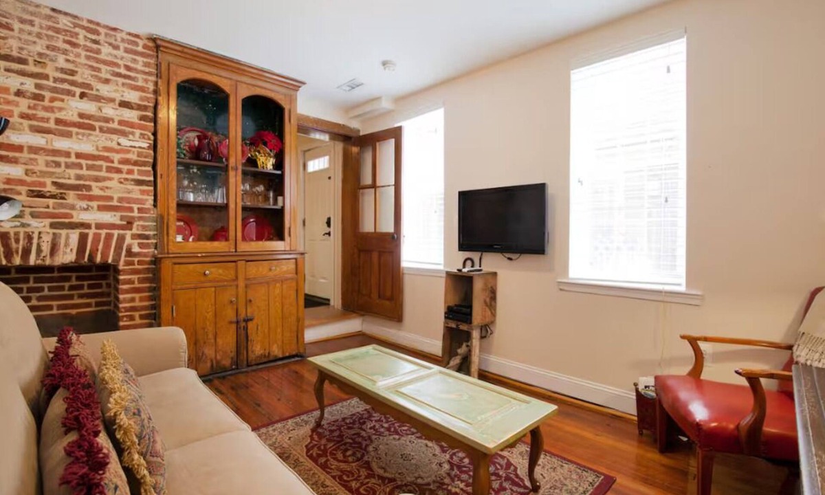 Fells Point House | Hidden Fells Point Gem/Private Courtyard Patio