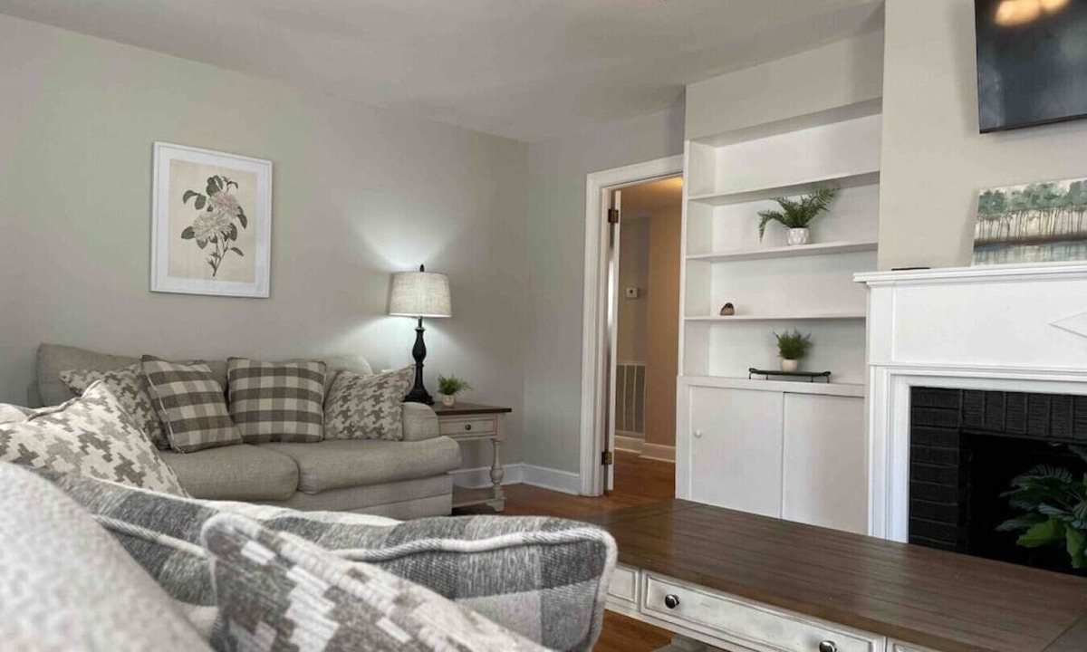 Gadsden House | *Hidden Gem Close 2 Everything *