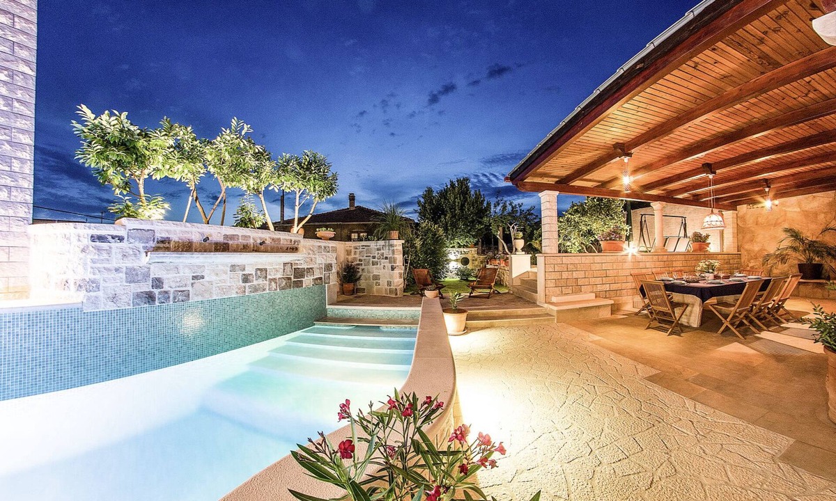 Sumartin Villa | Hidden Gem, Dalmatia, heated pool, near the beach