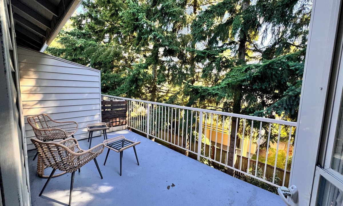 Holly Condo | Hidden Gem in peaceful Central Location!