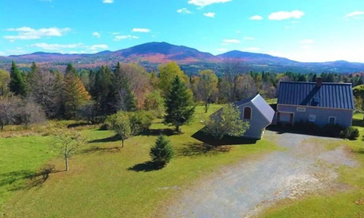 East Burke House | Hidden Gem on Darling Hill w/Direct Kingdom Trails Access Luxe Home & location