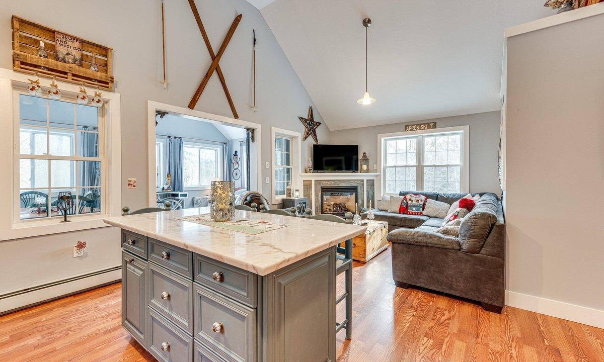 Campton House | Hidden Gem! Waterville Estates home with Views!nDog friendly!