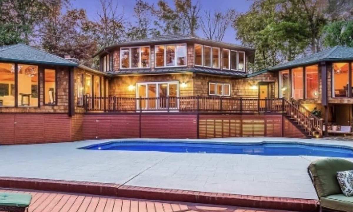 Baptistown House | Hidden Haven Retreat-Luxury Awaits