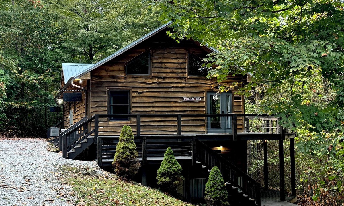 Gnaw Bone Cabin | "Hidden Haven" Suite @Rustic Retreat Cabin - firepit & sauna