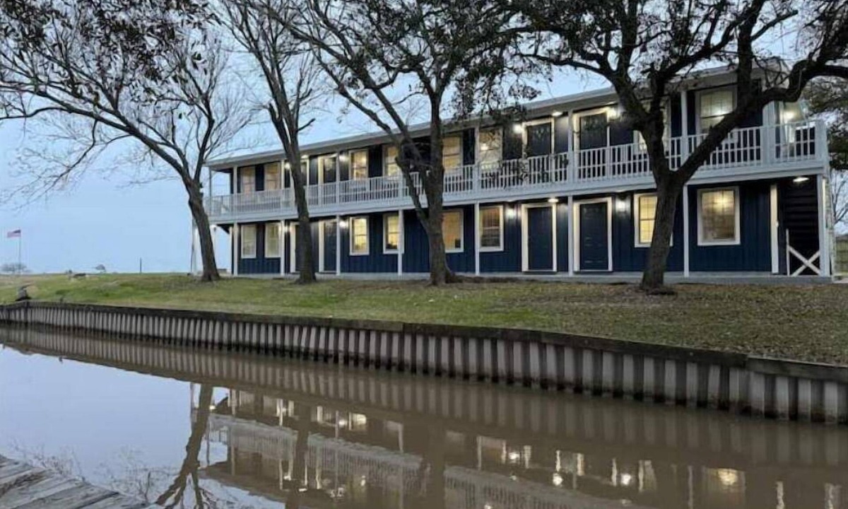 Brazoria Apartment | Hidden Lakefront Getaway