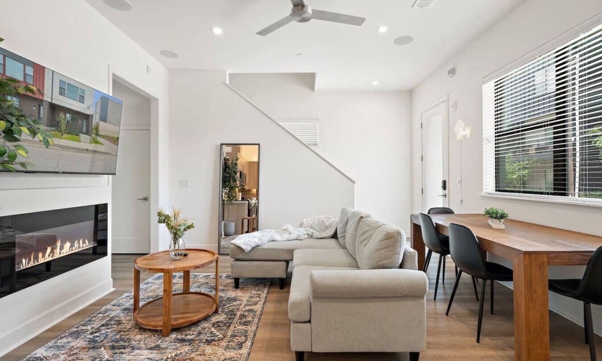 Cedars House | Hidden Luxury Oasis in Downtown Dallas w/Parking
