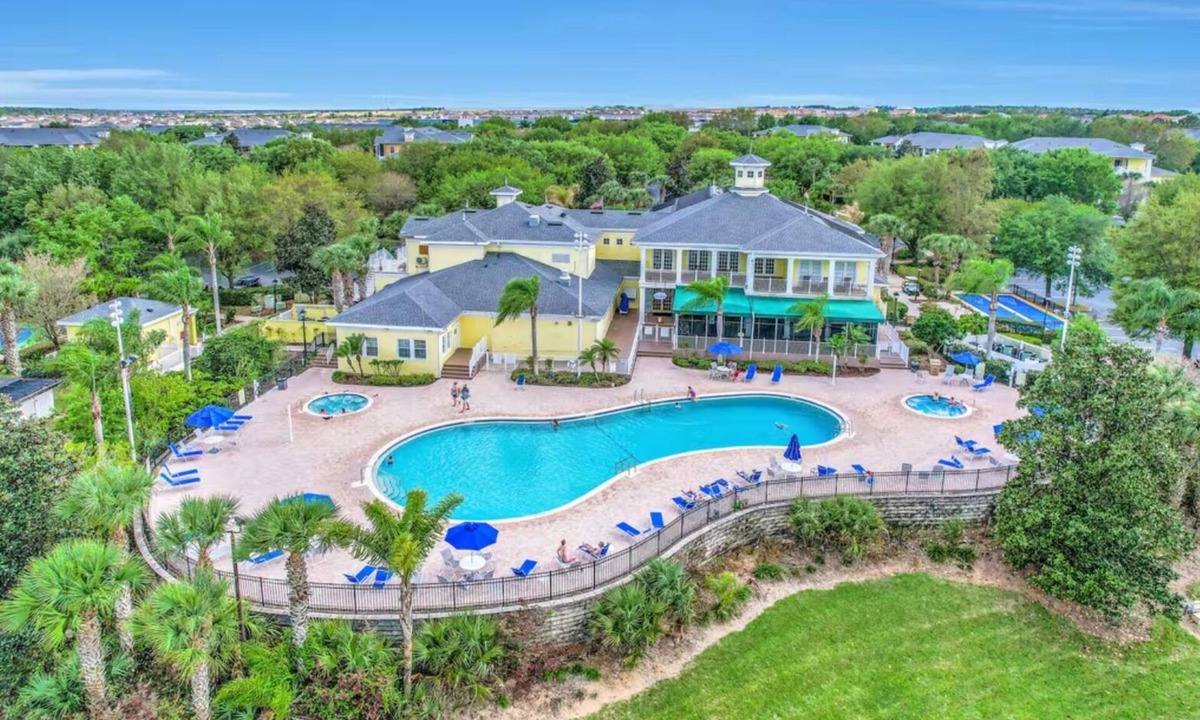 Bahama Bay Condo | Hidden Oasis 20 minutes from Disney and Universal