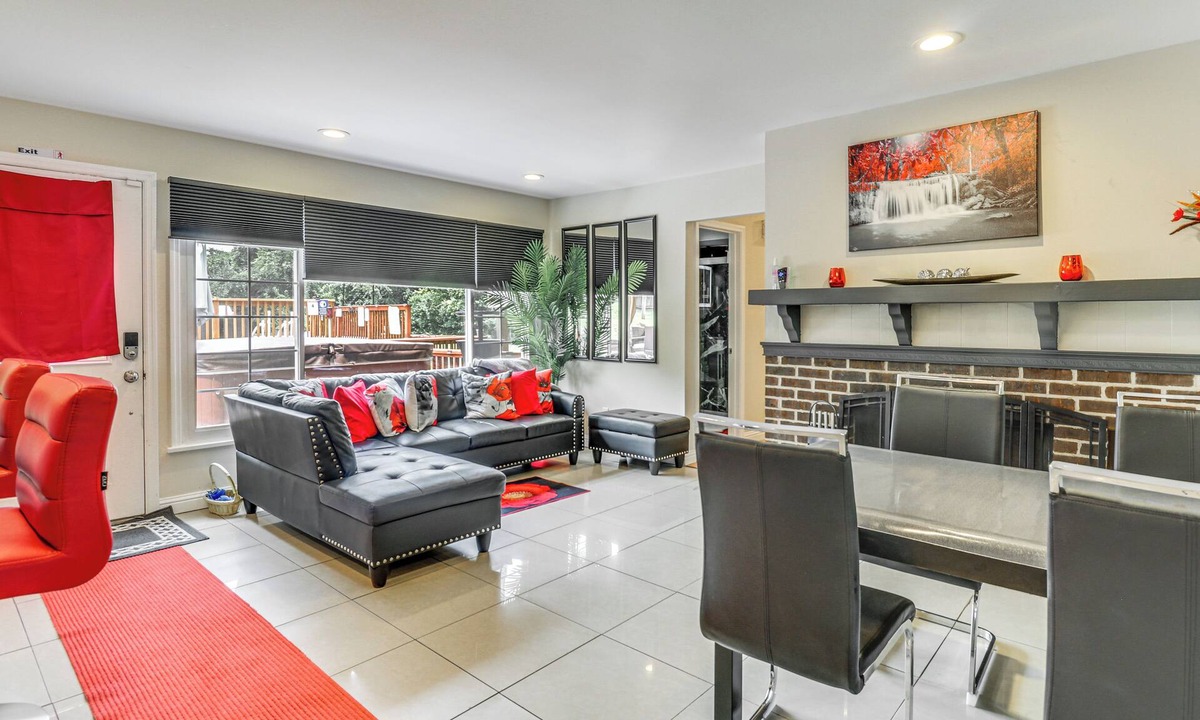 Black Jack House | 'Hidden Paradise' on 5 Acres w/Hot Tub & Deck!