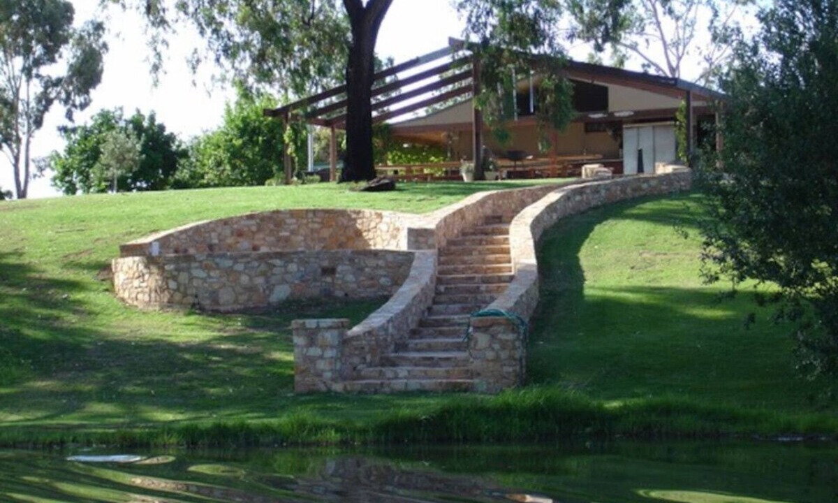 Kirwans Bridge Apartment | Hide & Seek Luxury Waterfront Villa & Retreat