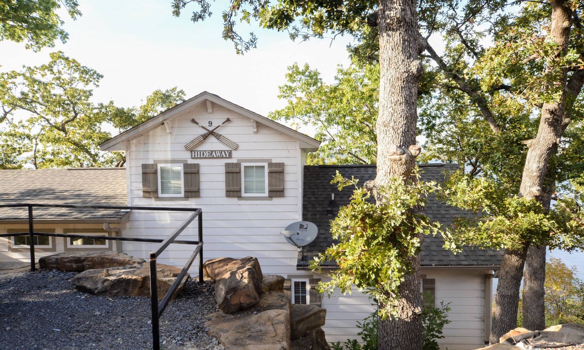 Sperry Cottage | Hideaway at CrossTimbers Marina